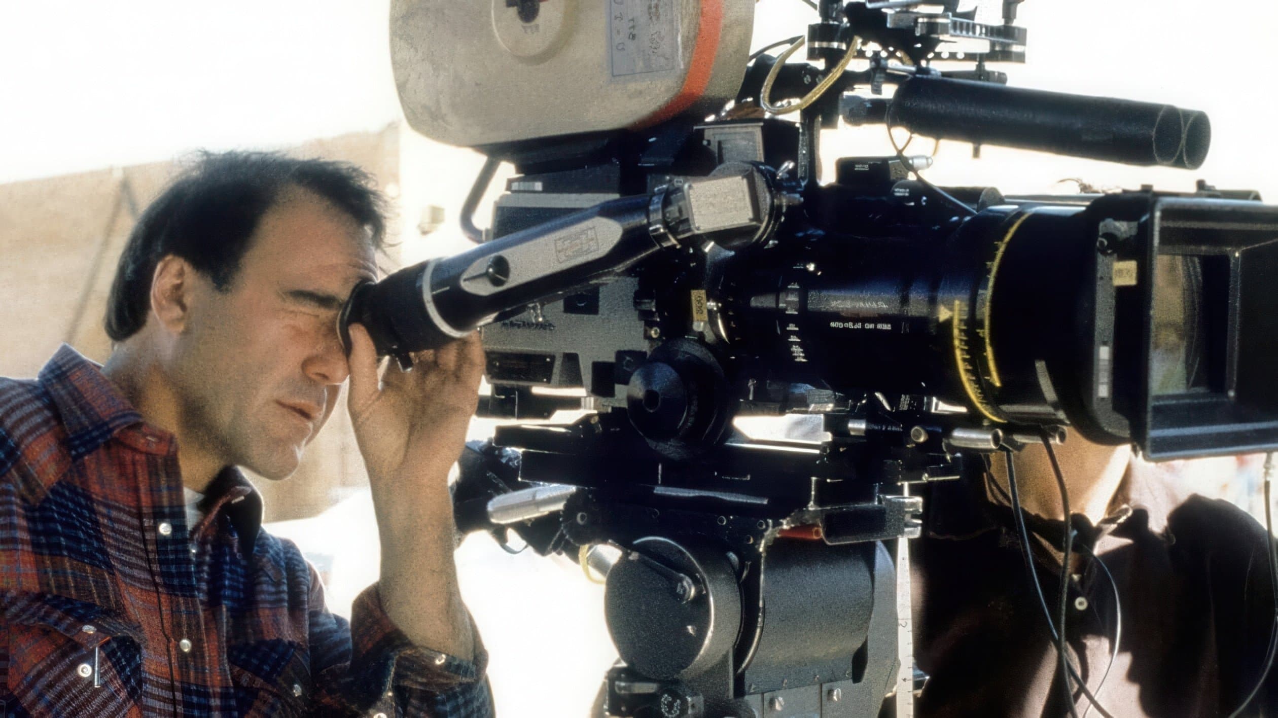 Oliver Stone: El outsider backdrop